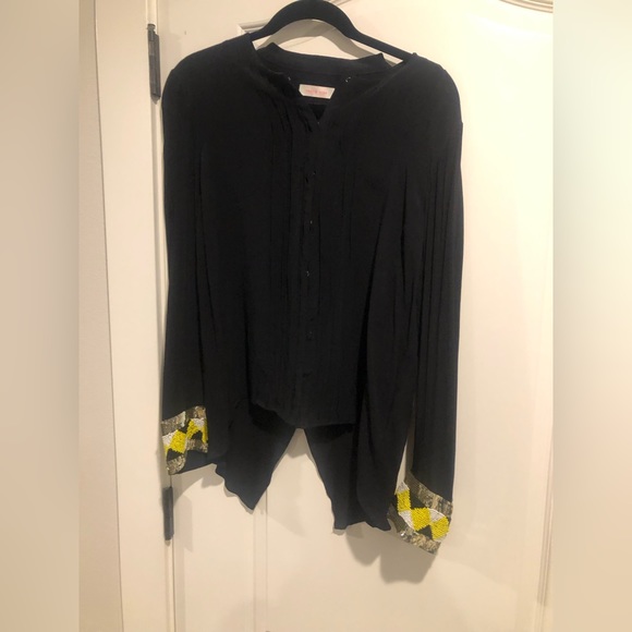 Black Sassanid bide blouse with sequins on the pocket - Picture 1 of 5
